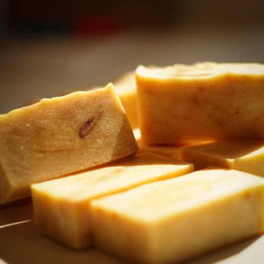 The best soap against acne and hyperpigmentation: Turmeric soap by SENSEOFREASONS 