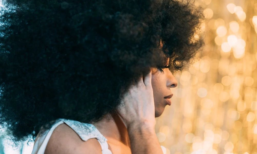 MAÎTRISER LES SOINS CAPILLAIRES AFRO : LA SCIENCE, LES HABITUDES ET LES BOOSTERS NATURELS ! - SENSEOFREASONS